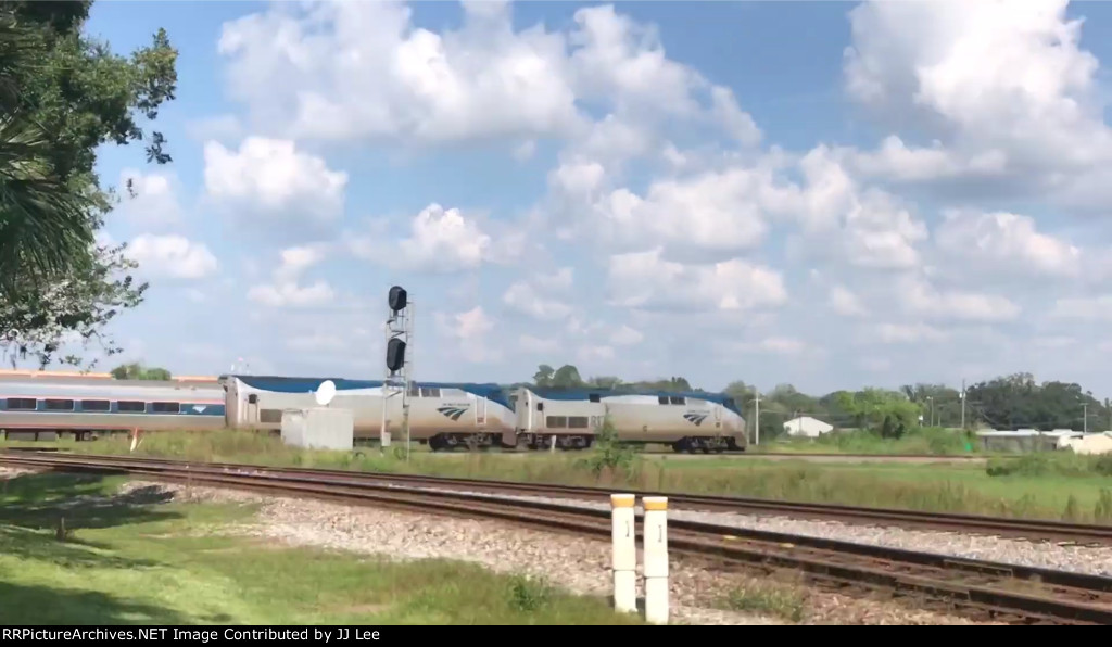 AMTK 817 & 76 on Amtrak SB Silver Star 091